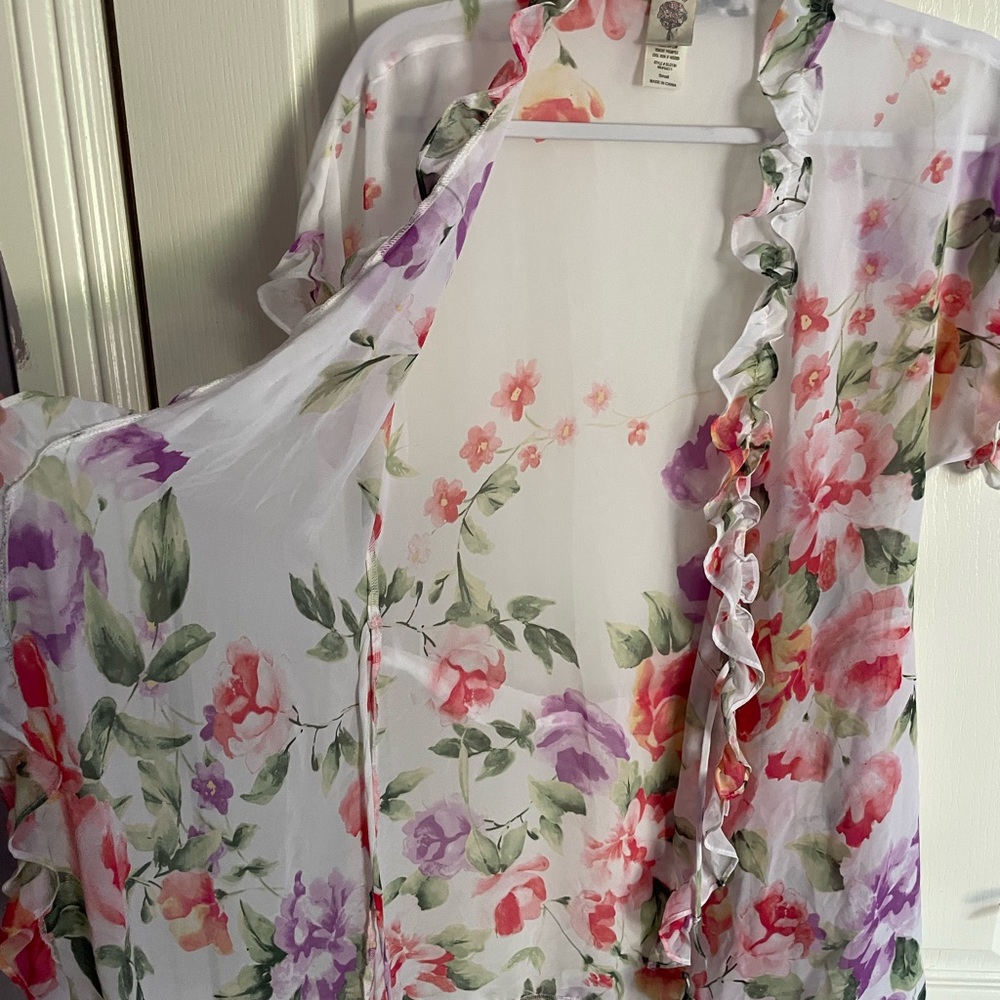 Floral Sheer Robe - Picture 4 of 5